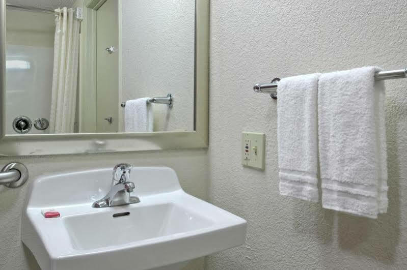 Red Roof Inn San Antonio Airport Exterior foto